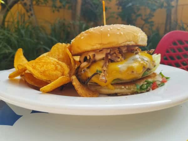 Queso de Mayo Burger