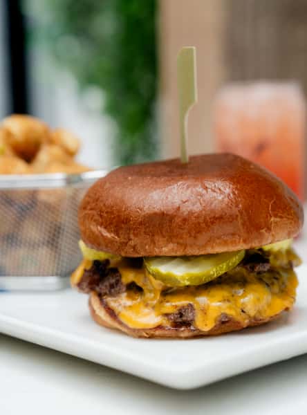 DOUBLE WAGYU SMASHBURGER*