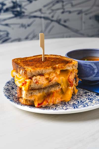 TRUFFLE LOBSTER MELT & BISQUE