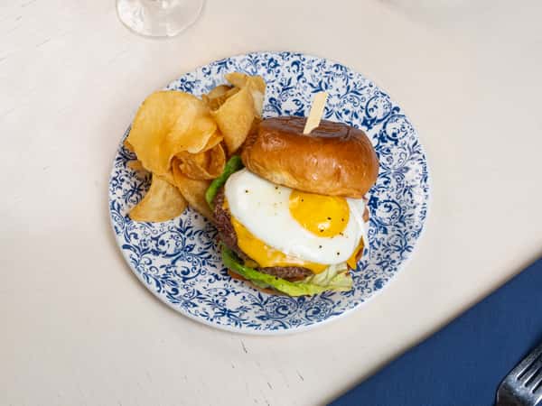 THE HAMPTON SUNRISE BURGER*