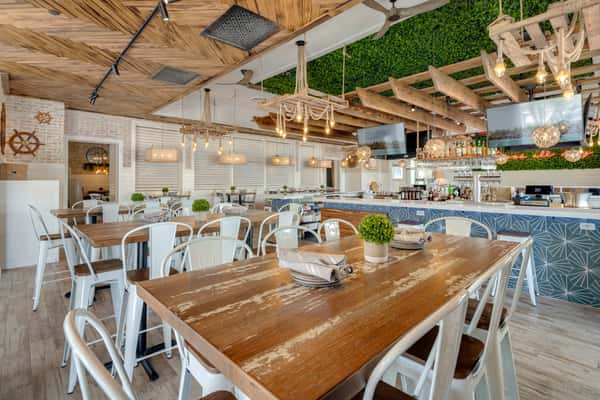 Dining and bar