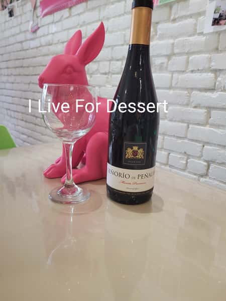 Private Tasting 8 Tastes/ 4 Treats/ 1 Bottle Of Wine To Go/ 1 Wine Glass / The Connoisseurs/YOU WILL NEED DESIGNATED DRIVER