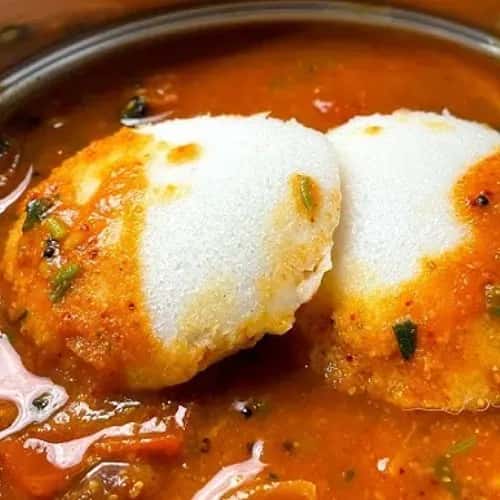 Maize meal dough in creamy curry