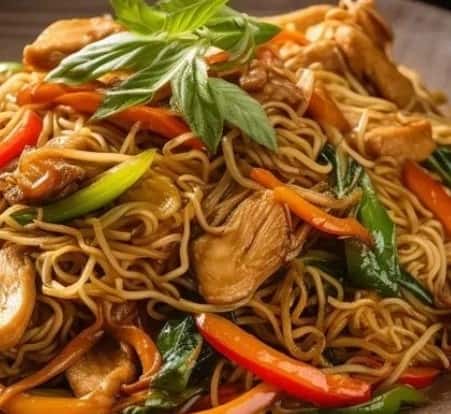 Chicken Chow Mein (Half Tray)