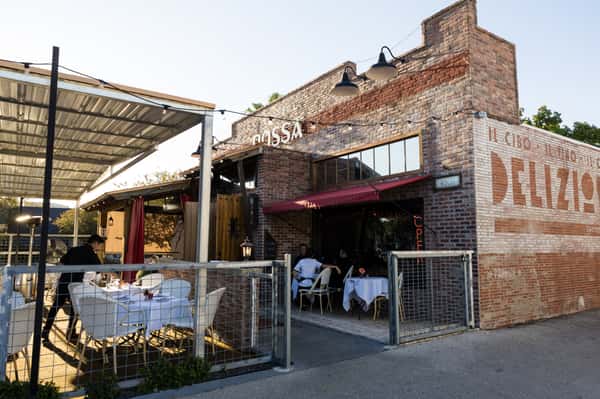 Enoteca Rossa exterior
