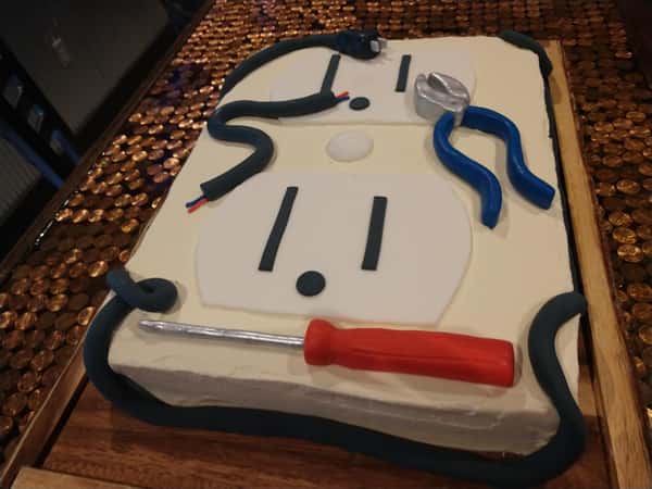 Electrician cake