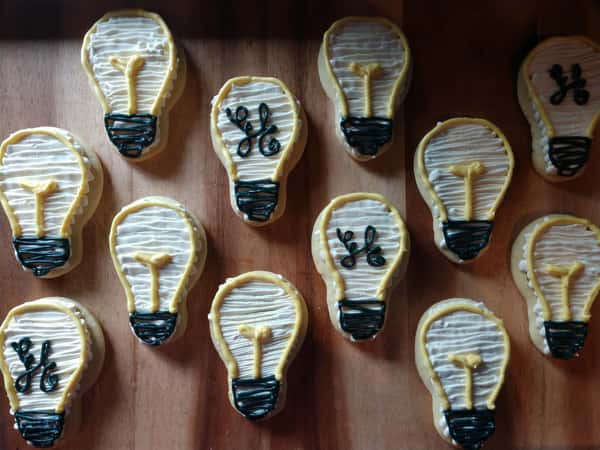 light bulb cookies