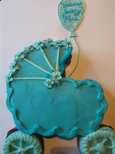 Carriage Cupcake Cake