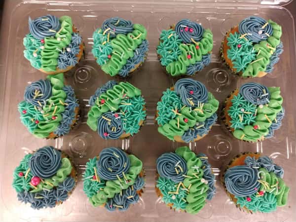 green and blue cup cakes