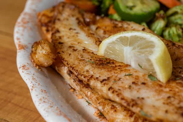 Grilled fish with vegetables