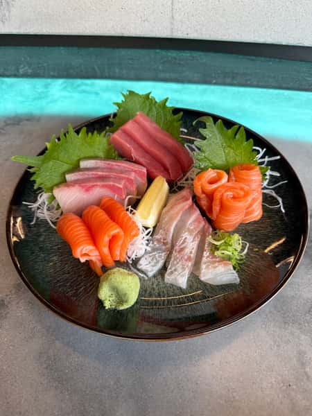 15 Piece Sashimi Combo