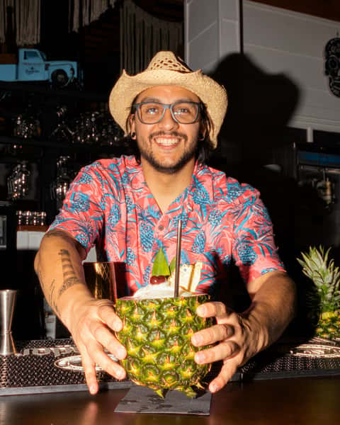 It’s officially Saturday which means, we’re ready for our Hawaiian fiesta! 🌺  Be sure to bring your best Hawaiian outfit for a chance to win a $100 Chela’s gift card 😍 Party kicks off with @rayworldentertainment at 9pm — see ya tonight ! 💃 P.S. Reservations are still available 😏 #SaturdayNightMiami #HawaiianParty #MiamiLakes #ChelasMiami