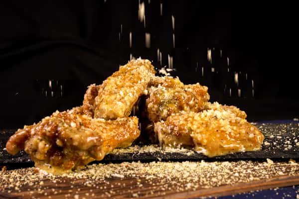 Seasoned chicken wings