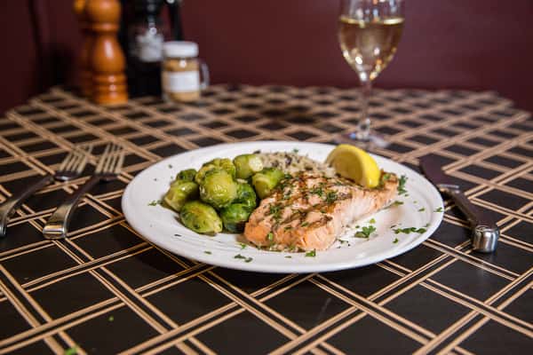 Grilled Norwegian Salmon Lunch D & R Depot Restaurant Diner in Le