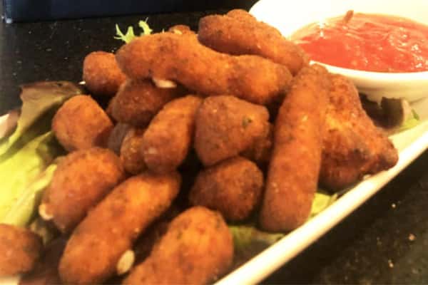 BATTERED CHEESE CURDS