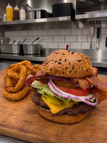 Cheeseburger Deluxe