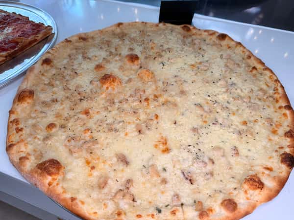 Chicken Alfredo pizza
