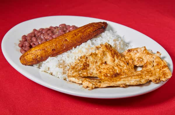 POLLO ARROZ Y FRIJOLES / GRILLED CHICKEN WITH RICE AND BEANS