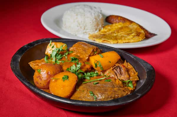 SOBREBARRIGA A LA CRIOLLA / FLANK STEAK IN CREOLE SAUCE