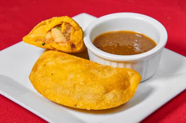 EMPANADA DE CARNE / BEEF EMPANADA