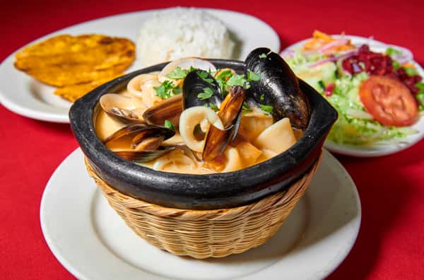CAZUELA DE MARISCOS / SEAFOOD STEW