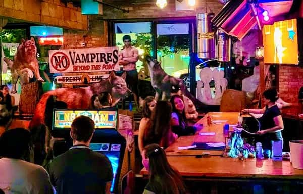 šš©ø HALLOWEEN WEEKEND STARTS TODAY AT REPLAY! š»š·
Weāre brewing up a full weekend of spooky season shenanigans, and youāre invited! šš¤ Grab your coven and join us for:
š§š» THURSDAY: Twilight Trivia @ 7PM ā test your Forks knowledge and prove youāre the ultimate Twihard!
š FRIDAY: Halloween Costume Contest + Party ā dress to impress (or distress š) and compete for PRIZES!
š SATURDAY: One more night of Halloween chaos! Show off your best costume, hit the party, and compete for MORE PRIZES!
Plus, enjoy themed cocktails, FREE arcade games, and all the spooky vibes at our Twilight pop-up! šŗš©ø
⨠FREE ENTRY ⢠21+ ⢠WALK-INS WELCOME āØ
Which night are we seeing you?! šš
šø @gopictureit_photography
#replaylincolnpark #chicago #chicagohalloween #halloweenweekend #twilight