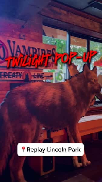 Thanks for a great opening weekend here in Forks at Replay Lincoln Park! š²āØ Weāre just getting started, so get ready for more themed cocktails, photo ops, events, and alllll the vampire vibes this spooky szn. š§
The city of Forks welcomes you⦠see you soon! š¤
āØ21+, NO COVER, open 7 days a weekāØ
#replaylincolnpark #chicago #chicagohalloween #twilight #teamedward