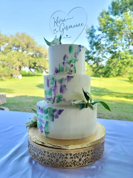 Your dream cake deserves to be perfect! 🎂 We craft custom cakes for every celebration, with vegan & gluten-free options so no one misses out on the sweetness.
Wedding, birthday, baby shower, or just because, every occasion deserves something special. Order your custom cake with the link in our bio or call 737-520-4285 🤍
•••
¡El pastel de tus sueños merece ser perfecto! 🎂 Elaboramos pasteles personalizados para cualquier celebración, con opciones veganas y sin gluten para que nadie se quede sin disfrutar de este dulce detalle.
Ya sea para una boda, un cumpleaños, un baby shower o simplemente porque sí, toda ocasión merece algo especial. Haz tu pedido personalizado a través del enlace en nuestra bio o llama al 737-520-4285 🤍
#CustomCakes #VeganBaking #GlutenFree #CakeArtist SweetTreats