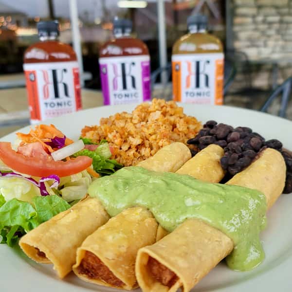 🌱🍽️ Make us your go to lunch and dinner spot! Fresh, flavorful, 100% vegan.
Teachers, faculty, administrators & school staff: show your valid school ID today and get 10% OFF everything today, including our vitamin store! 🍎📚 See you soon! 💚
•••
🌱🍽️ ¡Haz de nosotros tu lugar favorito para el almuerzo y la cena! Comida fresca, llena de sabor y 100 % vegana.
Maestros, profesores, administradores y personal escolar: ¡presenten hoy su identificación escolar vigente y obtengan un 10 % de descuento en todo, incluida nuestra tienda de vitaminas! 🍎📚 ¡Nos vemos pronto! 💚
#MrNatural #ComidaVegana #teacherappreciationday #vegano #atx