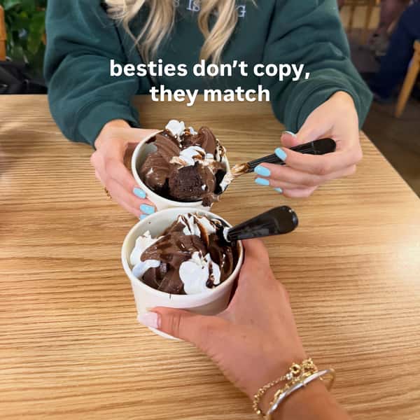 Vegan brownie. Vegan ice cream. Vegan whipped cream. Vegan chocolate sauce. Thatās it. Thatās the caption. š«šØš±
ā¢ā¢ā¢
Brownie vegano. Helado vegano. Crema batida vegana. Salsa de chocolate vegana. Eso es todo. Ese es el caption. š«šØš±
#mrnatural #vegandessert #veganaustin #austineats #chocolatelover