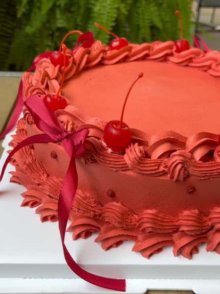 Cherries, bows & a little birthday magic! 🍒🎀
At Mr. Natural, we make custom vegan cakes to celebrate your sweetest moments. From vintage piping to a design that’s uniquely yours, let’s create something special! ❤️
🎂 Only 6 custom cake spots available for Saturday, October 10! 📅 Orders must be finalized by Tuesday, October 6.
Send us DM so we can start your order and let us bring your cake idea to life!
#MrNaturalAustin #VeganCakes #CustomCakes #AustinBakery #VintageCake

¡Cerezas, moños y un poquito de magia de cumpleaños! 🍒🎀
En Mr. Natural, hacemos pasteles veganos personalizados para celebrar tus momentos más dulces. Desde decoraciones estilo vintage hasta un diseño único para ti, ¡creemos algo especial! ❤️
🎂 ¡Solo tenemos 6 espacios disponibles para pasteles personalizados para el sábado 10 de octubre! 📅 Los pedidos deben quedar confirmados a más tardar el martes 6 de octubre.
¡Solo mandanos un mensaje para empezar a diseñando tu pastel!
MrNaturalAustin PastelesVeganos PastelesPersonalizados PastelesVintage AustinBakery