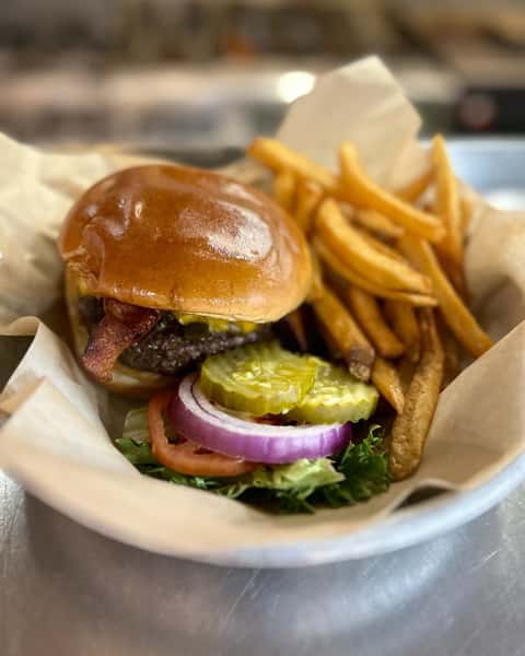 Meet the new Biria BBQ Burger 🔥🍔 Fresh angus beef grilled just right, stacked with fiery diced green chilis, pepper jack cheese, bacon, and that bold Biria BBQ sauce on a toasted bun. Big flavor in every bite. #ColoradoGrille #BiriaBBQBurger #BestBurgers