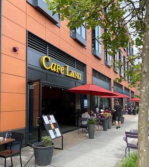 Store front of Cafe Luna
