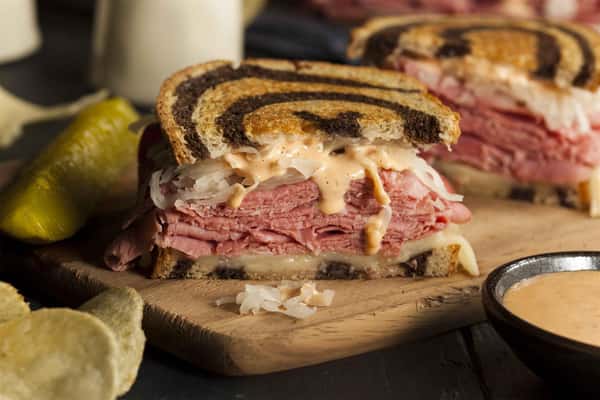 reuben sandwich corned beef sauerkraut_213168295