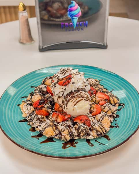 Waffle + Ice Cream + Strawberries + Chocolate Drizzle + Whipped Cream. Yes, all of that. 🧇🍓🍫

Some things are better together. This is one of them.

📍 Frozen Fusion
10503 San Jose Blvd, Suite 19A — Jacksonville, FL

Mon — Fri: 9 AM — 9 PM
Sat: 11 AM — 9 PM
.
.
#jacksonville #jacksonvillefoodies #jacksonvillemoms #jacksonvillecoffee