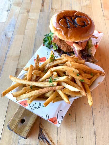 Crab Cake Club Sammich