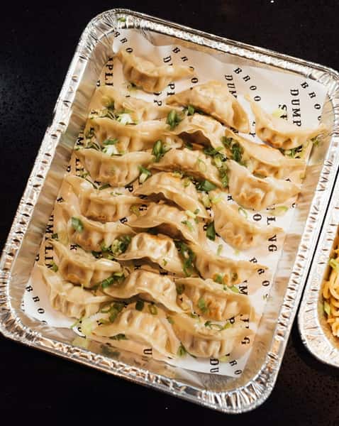 Medium Tray (50 Pieces)