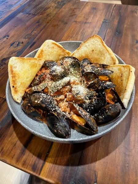 Sausage & Mussels