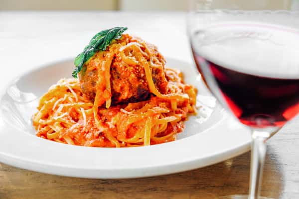 Tues | Spaghetti & Gigantic Meatball