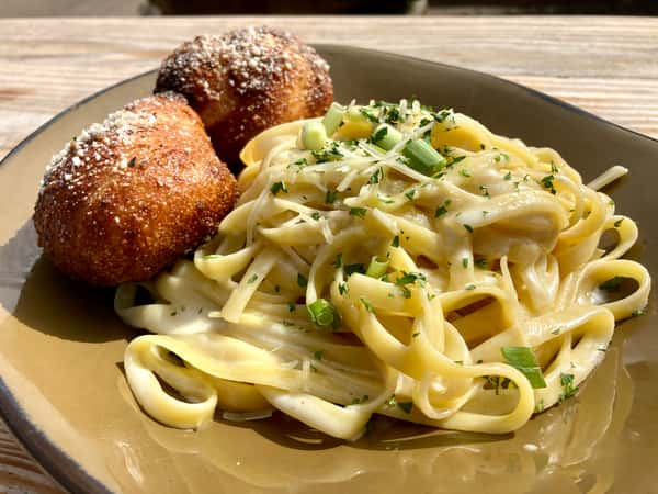 Fettuccine Alfredo