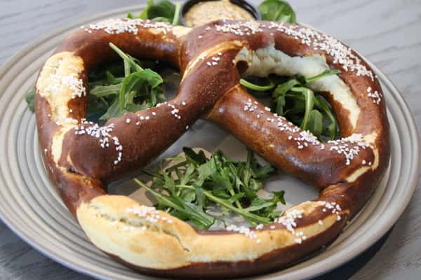 Pretzel (Happy Hour)