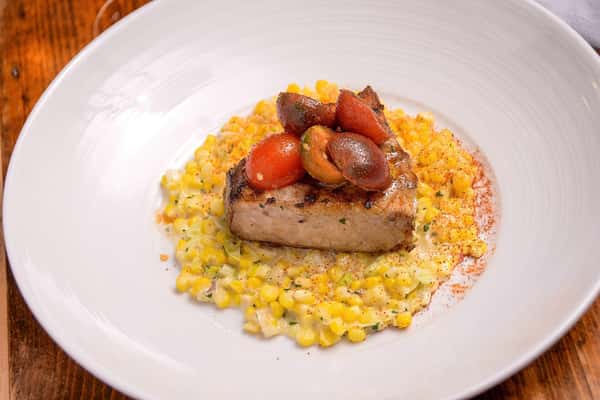 Flatiron Kitchen + Taphouse food