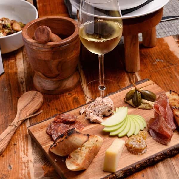 Flatiron Kitchen + Taphouse food