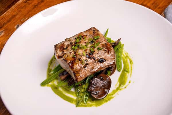 Flatiron Kitchen + Taphouse food