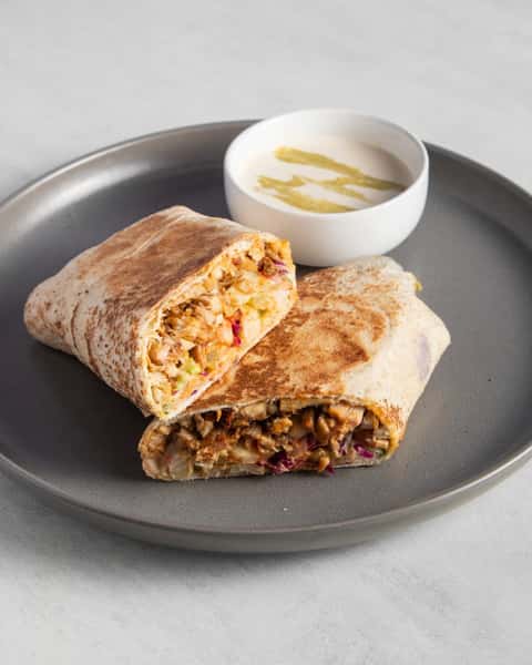 Your chicken shawarma cravings just found their match! 🤤💚

Our Supreme Chicken Shawarma is a tender chicken wrapped in soft saj bread with creamy hummus, fresh tomatoes, crisp lettuce, pickled red cabbage, crunchy pickles, and our classic garlic sauce. 

Ready to get your wrap fix? Come dine with us or order online for pickup! 💚
🌐 www.andshawarma.co/popmenu-order

#AndShawarma #SupremeChickenShawarma #ChickenShawarma #ShawarmaLovers #HalalFood #MediterraneanFood #GaithersburgEats
