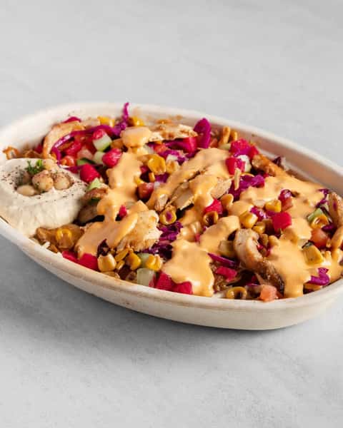 Juicy chicken shawarma, fluffy basmati rice, fresh toppings, and serious bowl energy. 🔥
Come dine with us and grab yours!