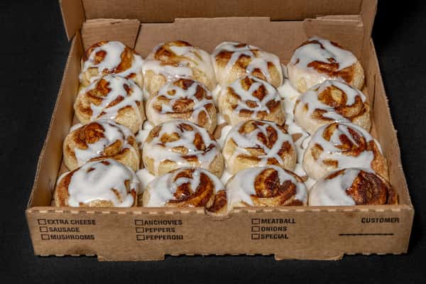 Cinnamon Rolls (16 Rolls)