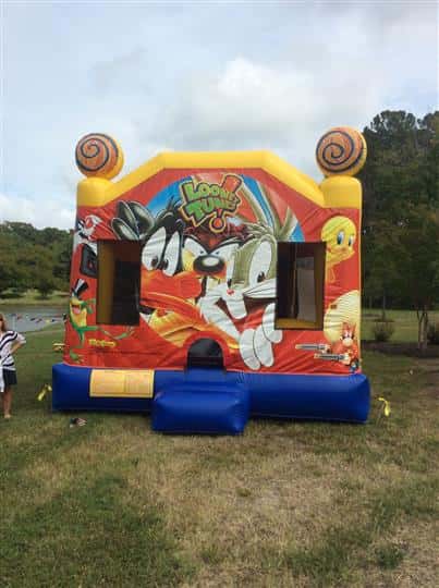 a looney tunes bounce house