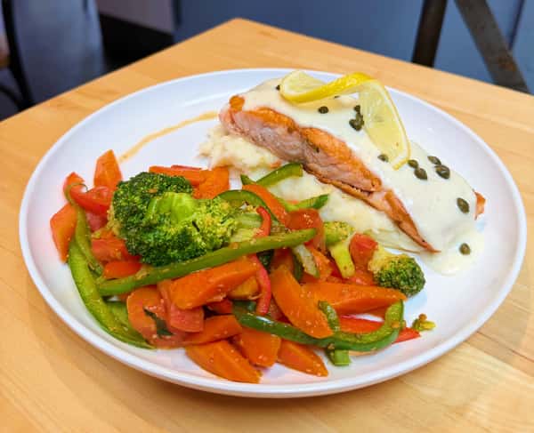 White Wine and Butter Sauce Salmon