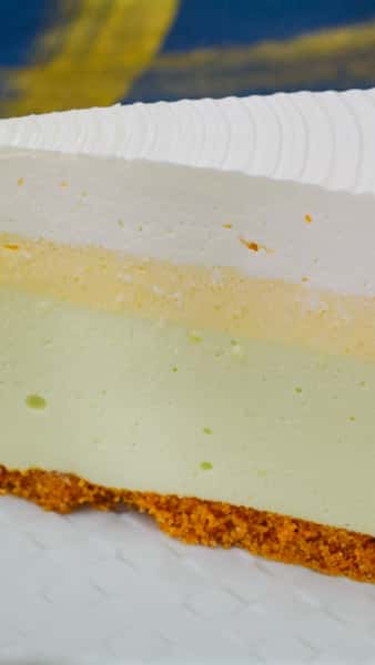 National Key Lime Pie Day, and you already know where to find the best slice.
Creamy, tangy, a little sweet, and the perfect way to end any Gyotaku meal. Dine in, take out, or stop in just for dessert (no judgment here).
Save room for a slice at all Gyotaku locations today! 🥧
Tag the friend who always orders dessert 👇
#Gyotaku #KeyLimePieDay #NationalKeyLimePieDay #HawaiiEats #OahuEats 808Foodie HonoluluFoodDessertTime